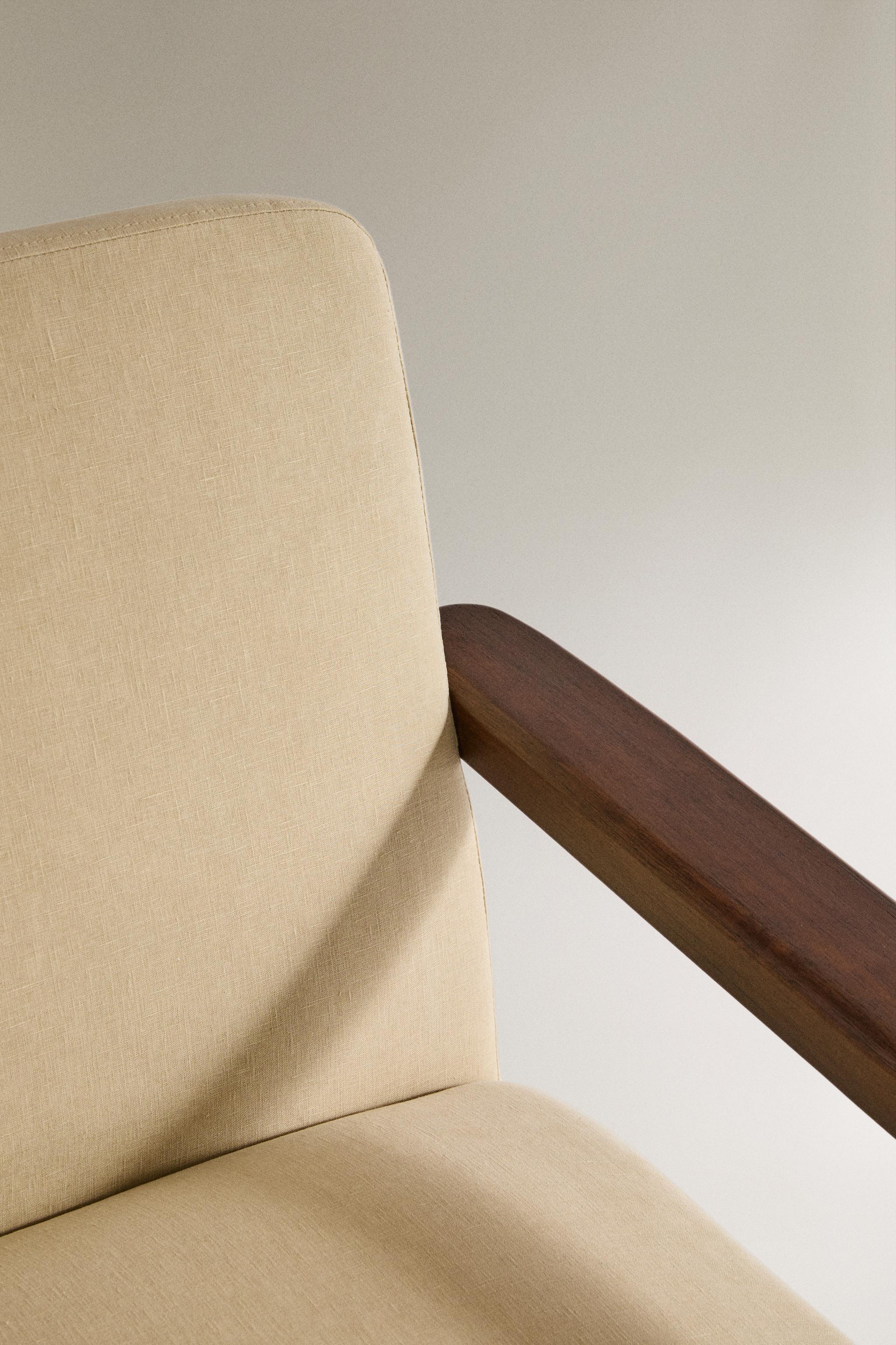 WOOD AND LINEN ACCENT CHAIR